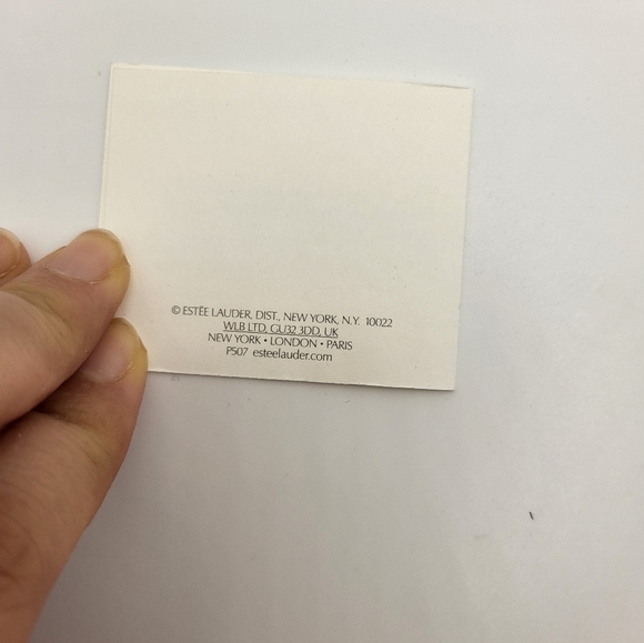 Estee lauder Pink Ribbon Pin Limited edition - Picture 6 of 6